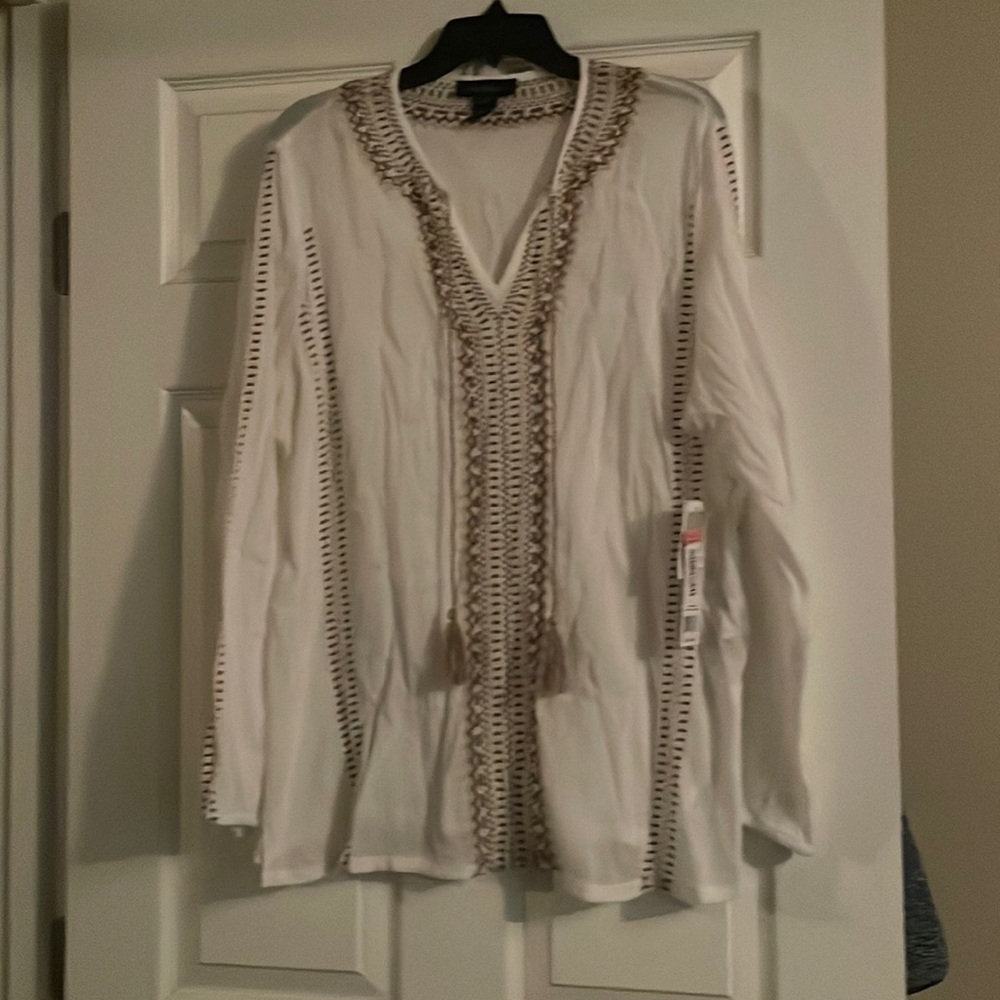 Beautiful karen kane blouse, white gauze fabric, very pretty, never worn